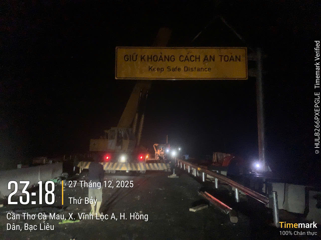 Thi công hộ lan cao tốc Cần Thơ - Cà Mau 6 Quá trình thi công hộ lan và phụ kiện an toàn giao thông